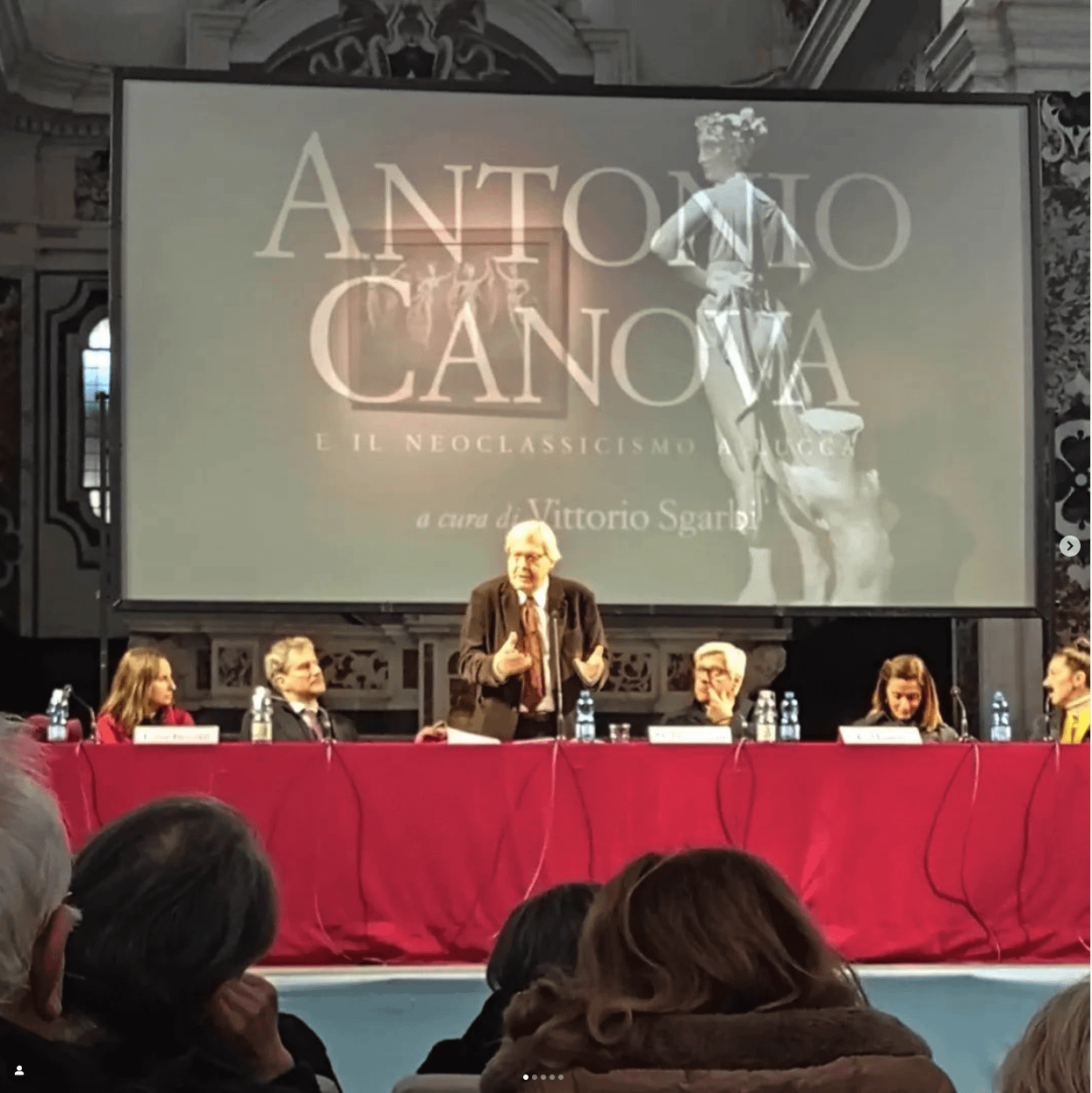 Elena Benvenuti tourist guide Instagram