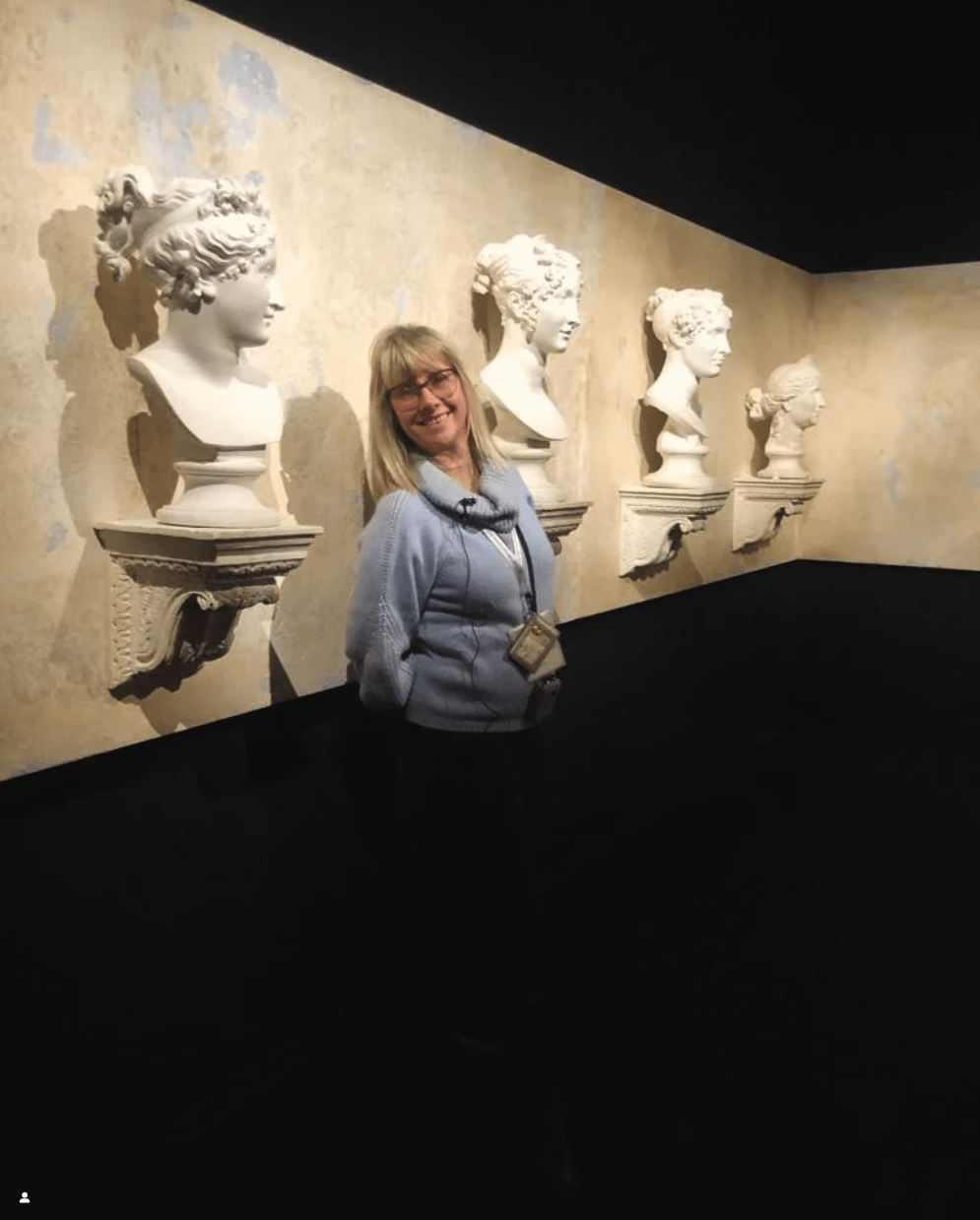 Elena Benvenuti tourist guide Instagram